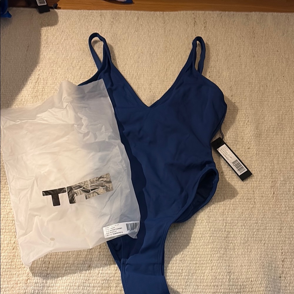 TA3 Hi Cut Plungey Size XS Short torso